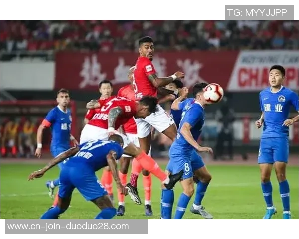 中超首轮精彩对决广州恒大迎战河南建业下半场激战正酣